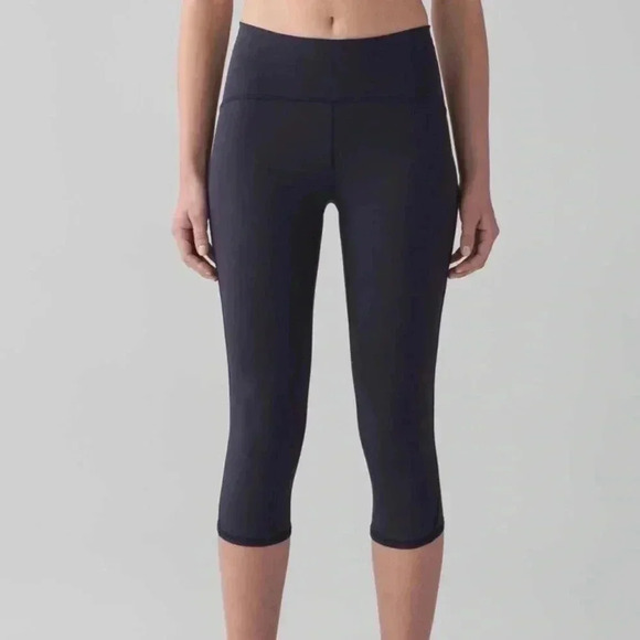 Lululemon Train Times Crops - Picture 2 of 11